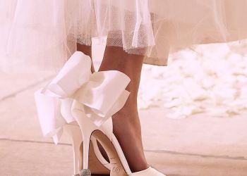 لباس عروس و کفش عروس