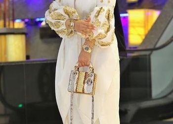 لباس و مانتو عقد