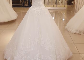 لباس عروس و کفش عروس