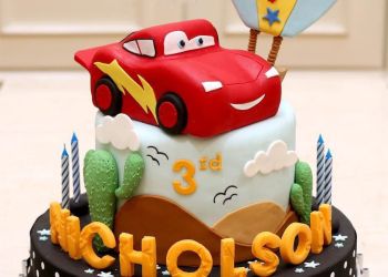 کیک تولد و نامزدی