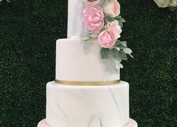 کیک تولد و نامزدی