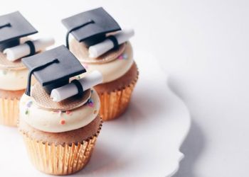 کیک تولد و نامزدی