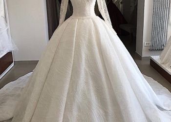 لباس عروس و کفش عروس