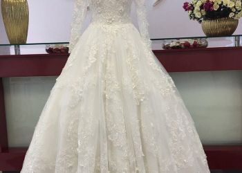 لباس عروس و کفش عروس
